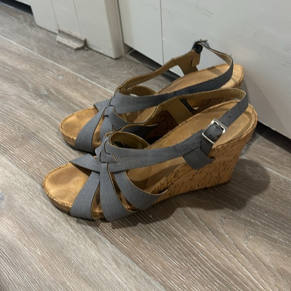 Blue Wedges - Picture 2 of 5